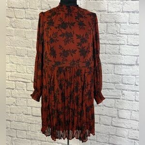 Brand new torrid mini turtleneck crinkle chiffon pleated dress size 2